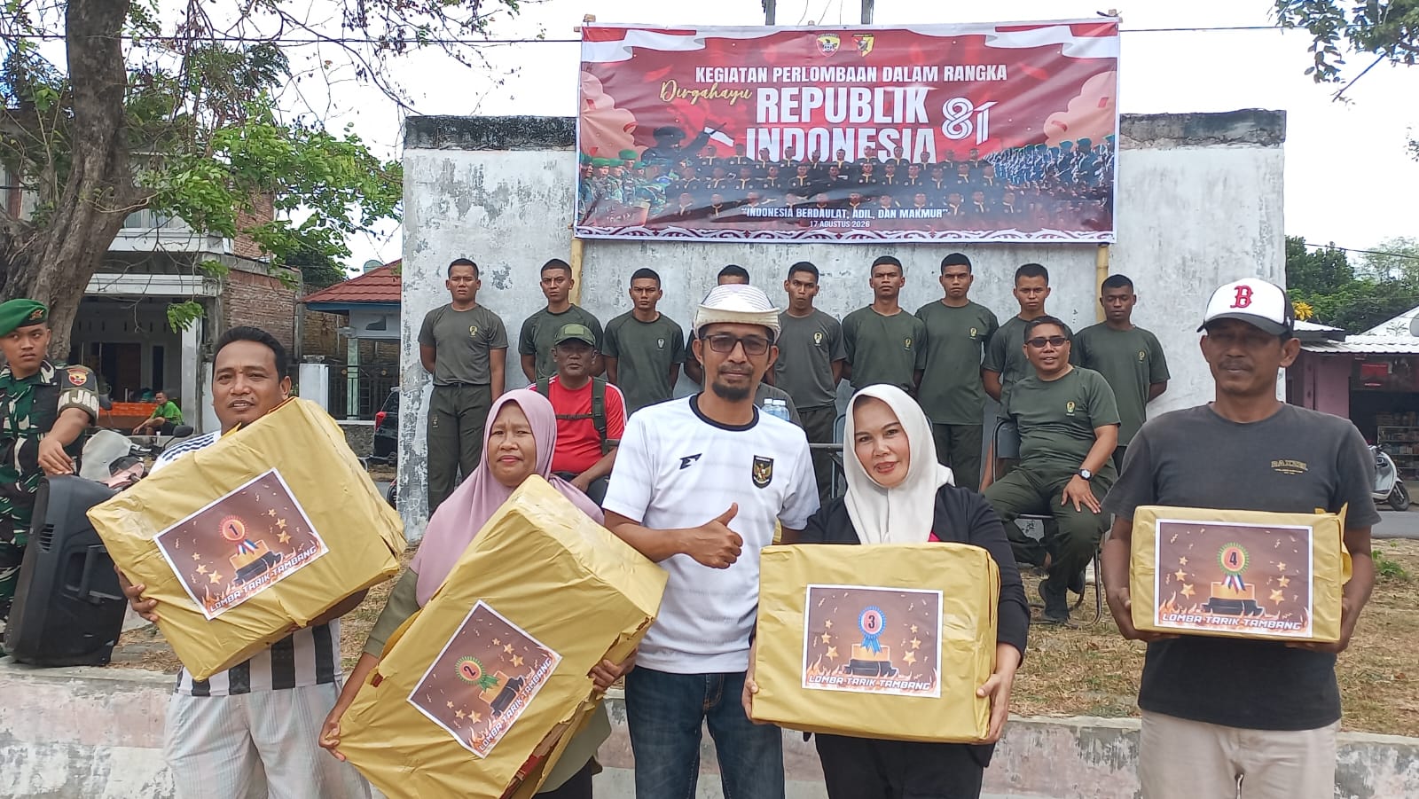 Antusias Masyarakat Memeriahkan HUT Ke-81 Kemerdekaan Republik Indonesia di Lapangan Calabai, Danbrigif TP 31/PS Sampaikan Rasa Bangga